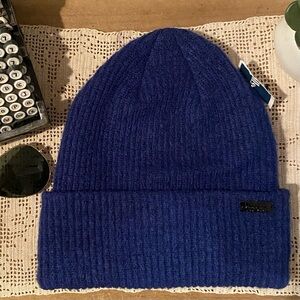 NWT Nicole Miller Blue Knit Beanie Thick & SO SOFT